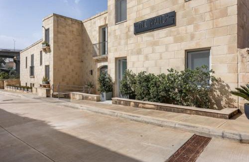Ta' Giorni House | The Valley Room 7 condo with parking on premises