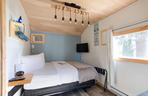 Creston Hotel | The Valley View Cabins and Event Center