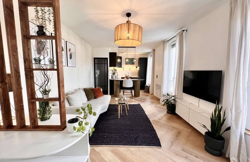 Bry-sur-Marne Apartment | The Van Gogh Appart 3'RER 11'Paris 23'Disney