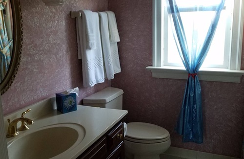 Philomont Bed & Breakfast | The Van Gogh Room in Villa