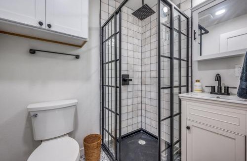 Denton Apartment | The Vanderbilt Mansion Apt 8 Near Downtown & TWU