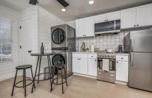 Denton Apartment | The Vanderbilt Mansion Apt 10 Near Downtown & TWU