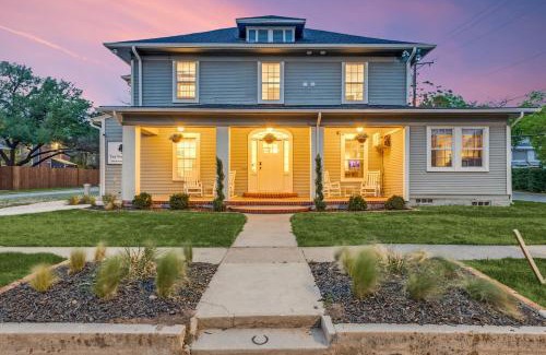 Denton Apartment | The Vanderbilt Mansion Apt 11 Near Downtown & TWU