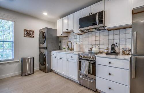 Denton Apartment | The Vanderbilt Mansion Apt 12 Near Downtown & TWU