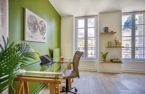Angouleme Apartment | The vegetal suite hyper centre