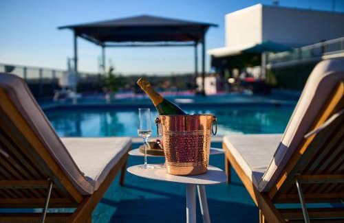 Dupont Circle Hotel | The Ven at Embassy Row, Washington, D.C., a Tribute Portfolio Hotel