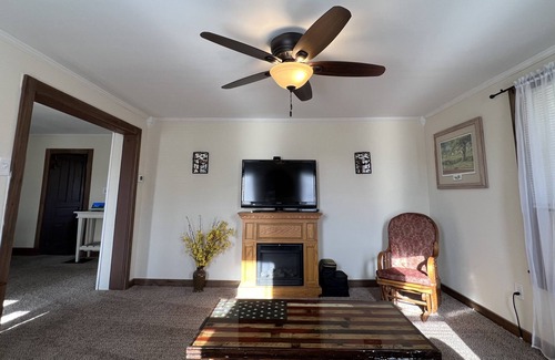 Hanover Cottage | The (Veteran Owned) Hanover Hangout Guesthouse - cozy cottage w/privacy + fun