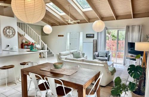 Sandy Point House | The Vibe Sandy Point
