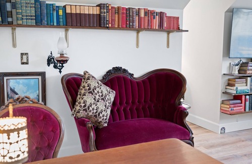 Orchard District Apartment | The Victorian Story at Midtown Manor