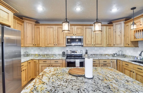 Evergreen Cabin | The View at Mountain Retreat By Red Rocks & Golden