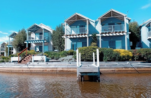 Paynesville House | 'The View' 🌞 @Captains Cove Waterfront