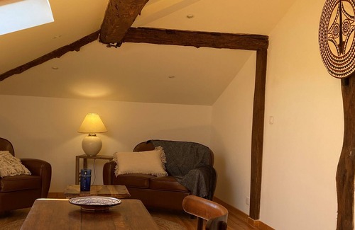 Auriac-sur-Vendinelle Apartment | The View on the Bell Tower, Auriac-sur-Vendinelle