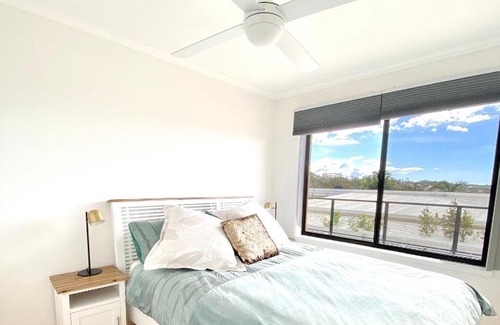 Tura Beach House | The Views - 3 or 4 Bedroom