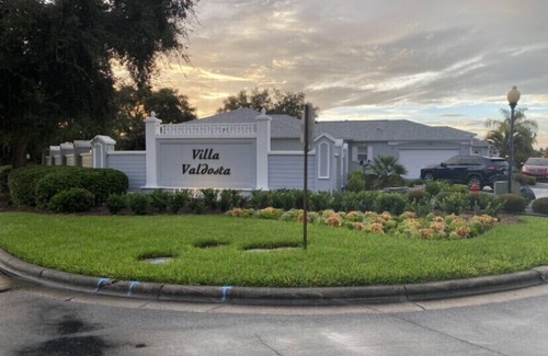 Belle Aire Villa | The Villages Fl. Villa Courtyard “Relax Villa" Rest, Fun, Golf, 100 Rec.centers.