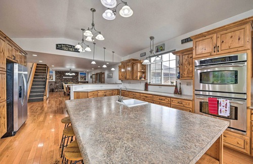 Fruitvale House | The Vineyard Country Farm Home at Grand Valley
