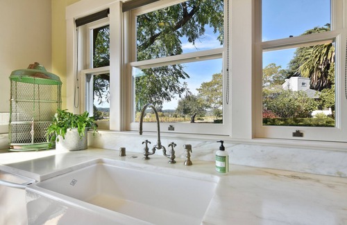 Graton House | The Vineyard House at The Dalya Estate- 3 bed/2 full bath w/pool and hot tub