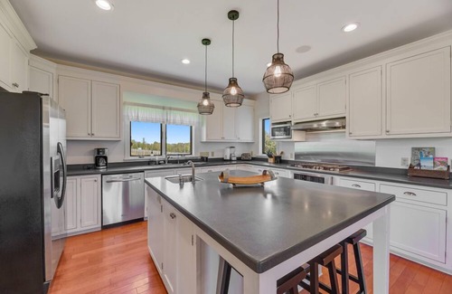 Town of Benton House | The Vineyard House at Fox Run Vineyards: Seneca Lake Wine Dream Home