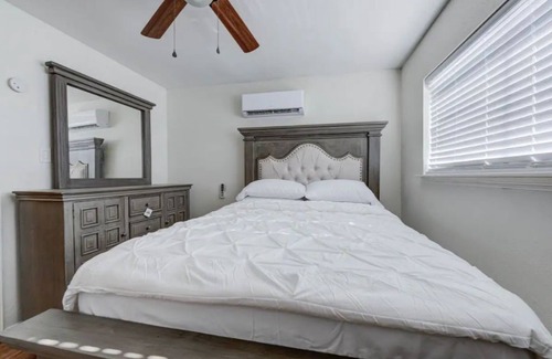 Webster Villa | The Vintage @ Houston NASA [5BR Executive Villa]