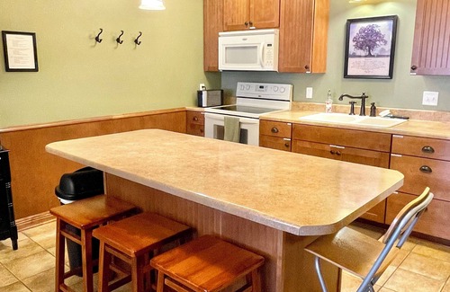 Redwood Falls House | The Vintage Inn - Hidden Gem!