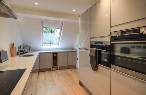 Newland Near Ulverston Cottage | THE VIOLET SUITE STONE CROSS MANSION, family friendly in Ulverston