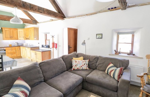 Dunmore Cottage | THE VISITING HOUSE, pet friendly, with pool in Dunmore, County Galway