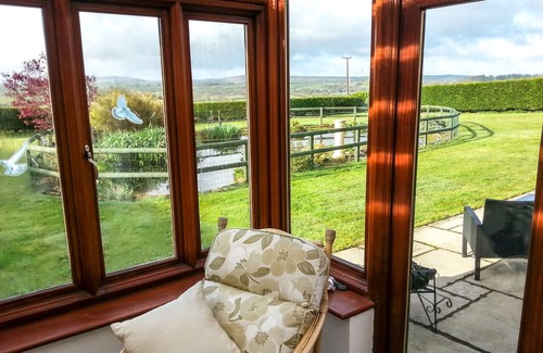 Launceston Cottage | THE WAGON HOUSE, pet friendly, with a garden in Polyphant