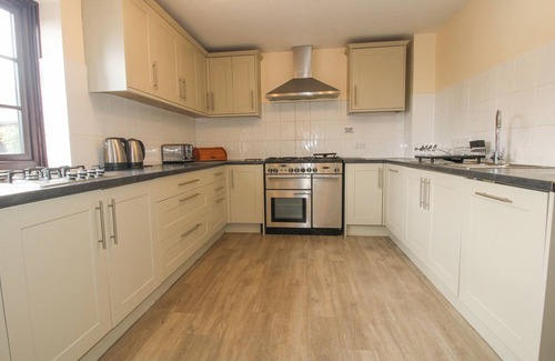 Craven Arms House | THE WALTON, family friendly, with pool in Ludlow