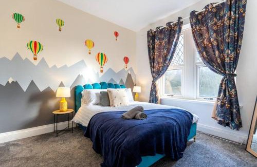 Splott House | The Wanderer - Lovely 3bd House - upto 10 guests.