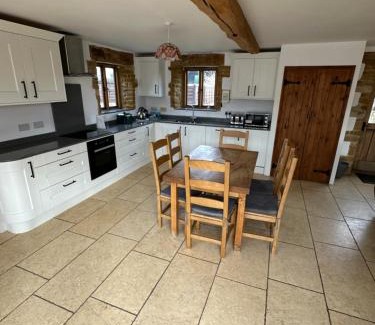 Bourton House | The Warren - Ash Farm Cotswolds