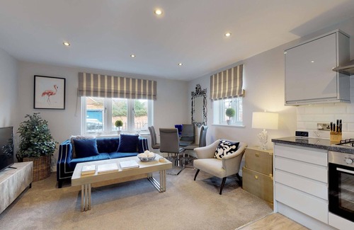 Whitnash Apartment | The Warwick Suite Dunara 8 | Leamington Spa Holiday Lets | 2 Beds & Sleeps 3