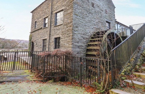 Machynlleth Cottage | THE WATER MILL, family friendly, with a garden in Machynlleth