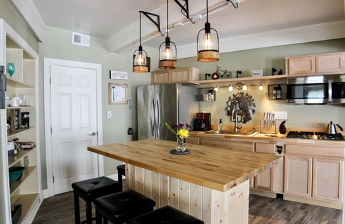 Pendleton Apartment | The Waterfall Suite Studio Apartment With Kitchen and Hot Tub!