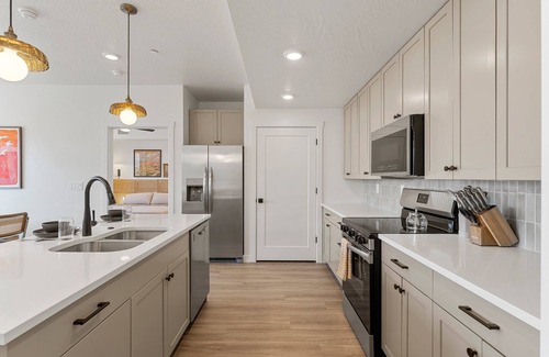 Washington Condo | The Way Station: Resort Pools, Lazy River, Waterslide + Pickleball