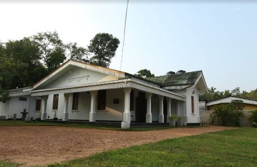 Talpe Villa | The Well House In Hikkaduwa, for 6 guests, 3 bedrooms, 3 bathrooms