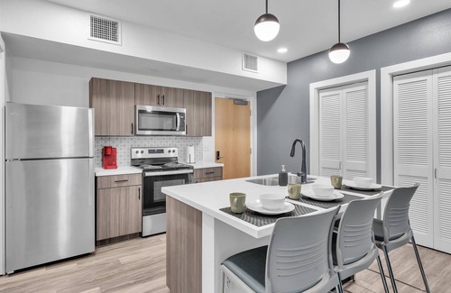 Zephyrhills West Condo | The Well @ SVB Modern Apt | Gym | Pickleball Facilities | VIP Amenities