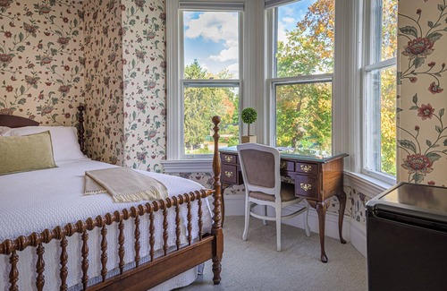 Ridgefield Hotel | The West Lane Inn - Double Queen Room