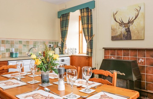 Grantown-on-Spey Cottage | THE WEST WING, pet friendly, with a garden in Grantown-On-Spey