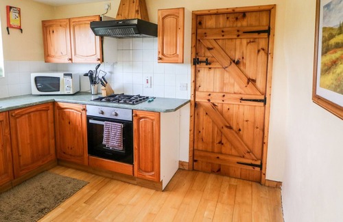 Skibbereen Cottage | THE WEST WING, with open fire in Ballydehob, County Cork