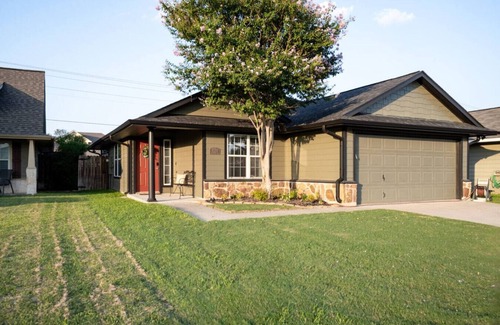 Westfield Village House | The Westbrook House- Fenced In Yard