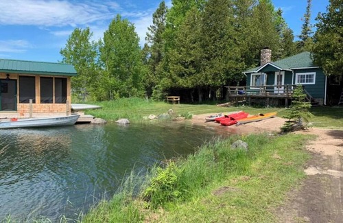 Hessel Cottage | The Westender Retreat | Amazing Lake Views & Waterfront Dock House