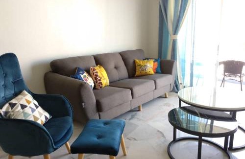 Baharu Apartment | The Whale - Bayview - Pool open
