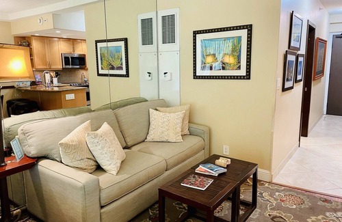 Kaanapali Apartment | The Whaler! ~Beautifully remodeled ground floor courtyard studio~