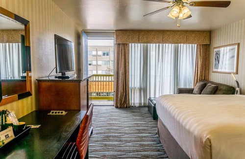 Fisherman's Wharf Hotel | The Wharf Inn