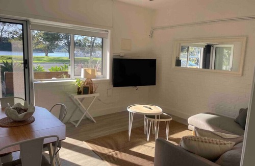 Lakes Entrance Apartment | The Wheelhouse - 2br Waterfront Apartment in Town.