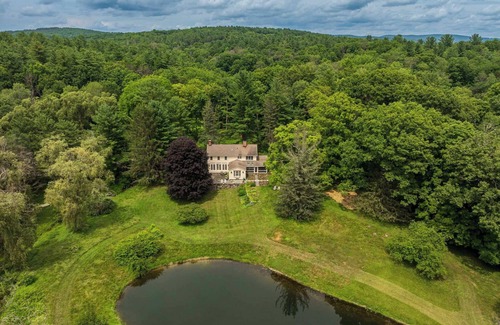 Craryville House | The Whistling Oak: Pristine Pond | Tranquility