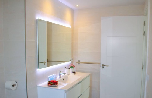 Cala Llombards Ski Chalet | The White Beach House (Cala Llombards)