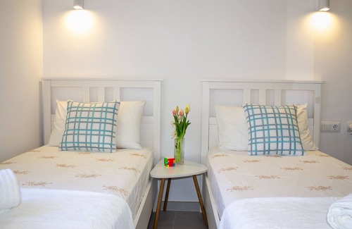 Cala Llombards Ski Chalet | The White Beach House (Cala Llombards)