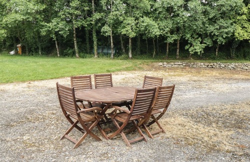 Drumshanbo Cottage | THE WHITE HOUSE, family friendly in Drumshanbo, County Leitrim
