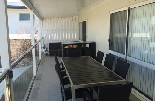 Mulwala House | The White House on Lake Mulwala