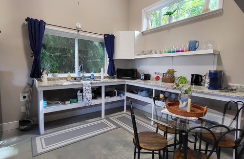 Courtenay Cottage | The White Rabbit Inn, we offer a relaxing and romantic getaway experience!